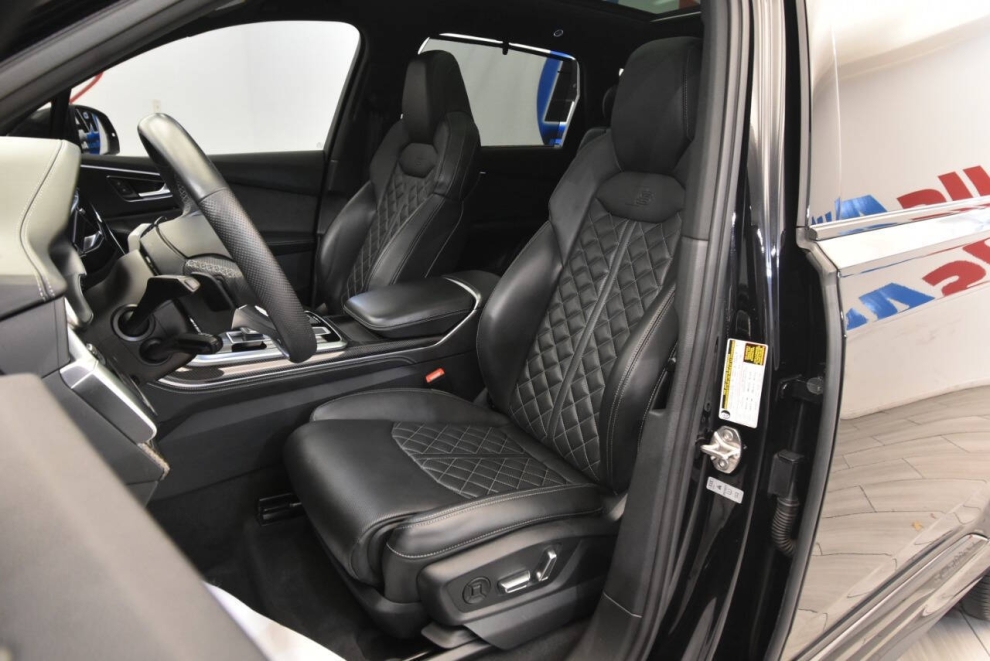 2021 Audi SQ7 4.0T quattro Premium Plus AWD 4dr SUV, Black, Mileage: 97,059 - photo 11