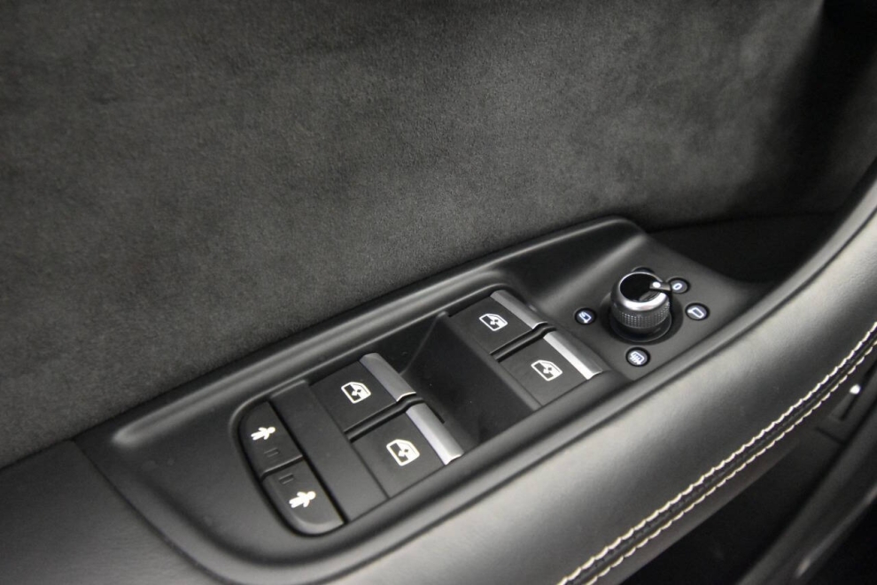 2021 Audi SQ7 4.0T quattro Premium Plus AWD 4dr SUV, Black, Mileage: 97,059 - photo 34