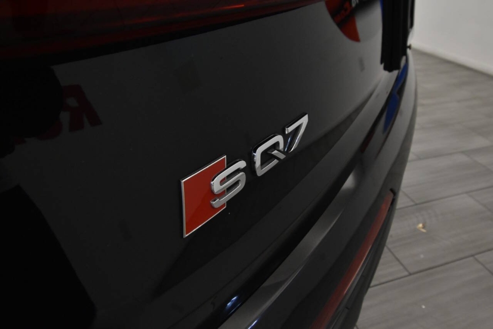 2021 Audi SQ7 4.0T quattro Premium Plus AWD 4dr SUV, Black, Mileage: 97,059 - photo 36