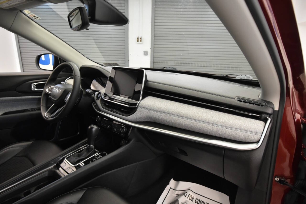 2022 Jeep Compass Latitude, Red, Mileage: 45,097 - photo 14