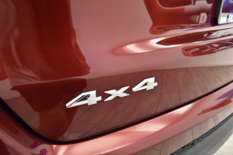 2022 Jeep Compass Latitude, Red, Mileage: 45,097 - photo 30