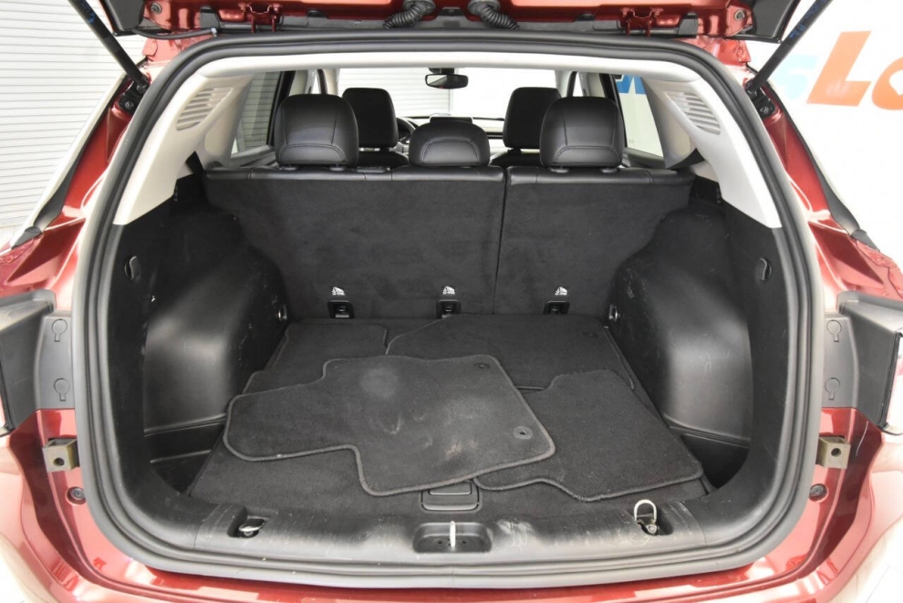 2022 Jeep Compass Latitude, Red, Mileage: 45,097 - photo 32