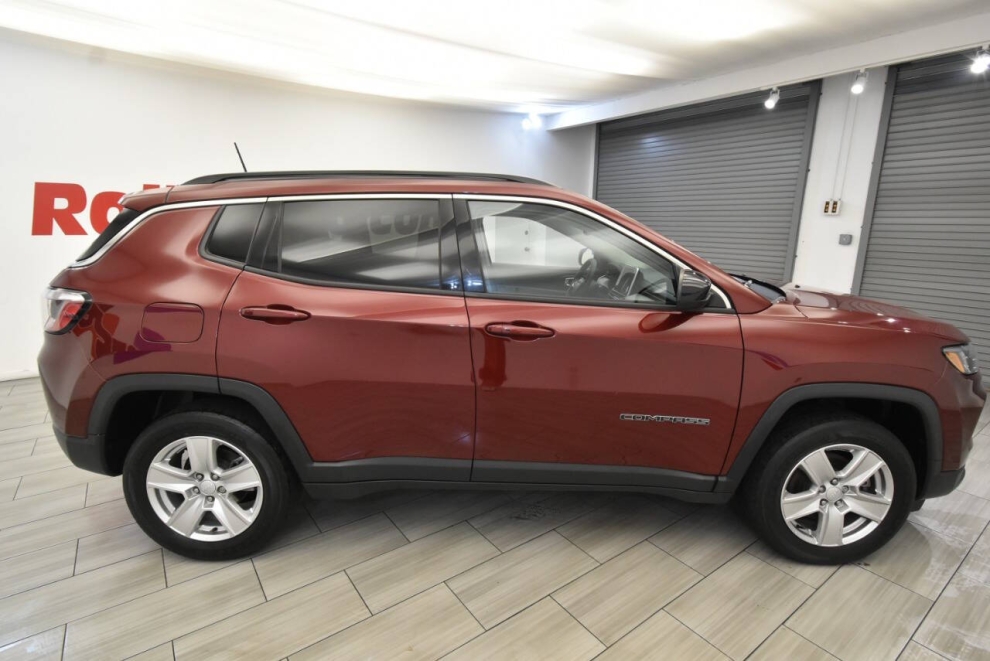 2022 Jeep Compass Latitude, Red, Mileage: 45,097 - photo 5