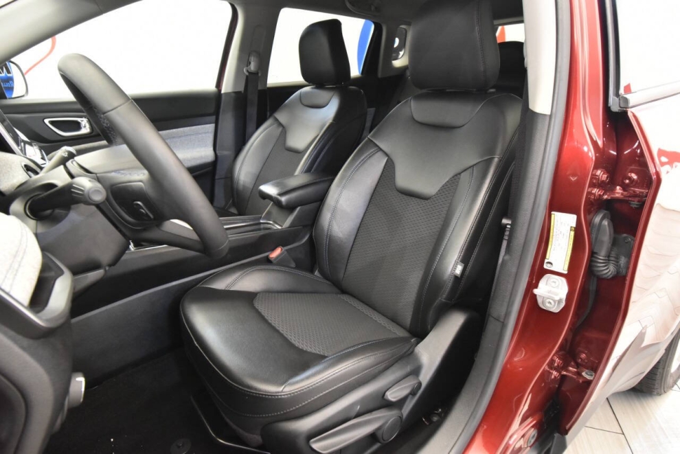 2022 Jeep Compass Latitude, Red, Mileage: 45,097 - photo 9