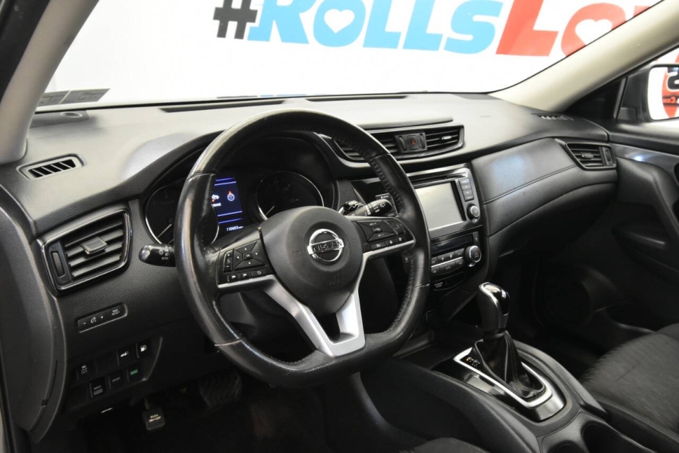 2018 Nissan Rogue SV AWD, Gray, Mileage: 110,553 - photo 10
