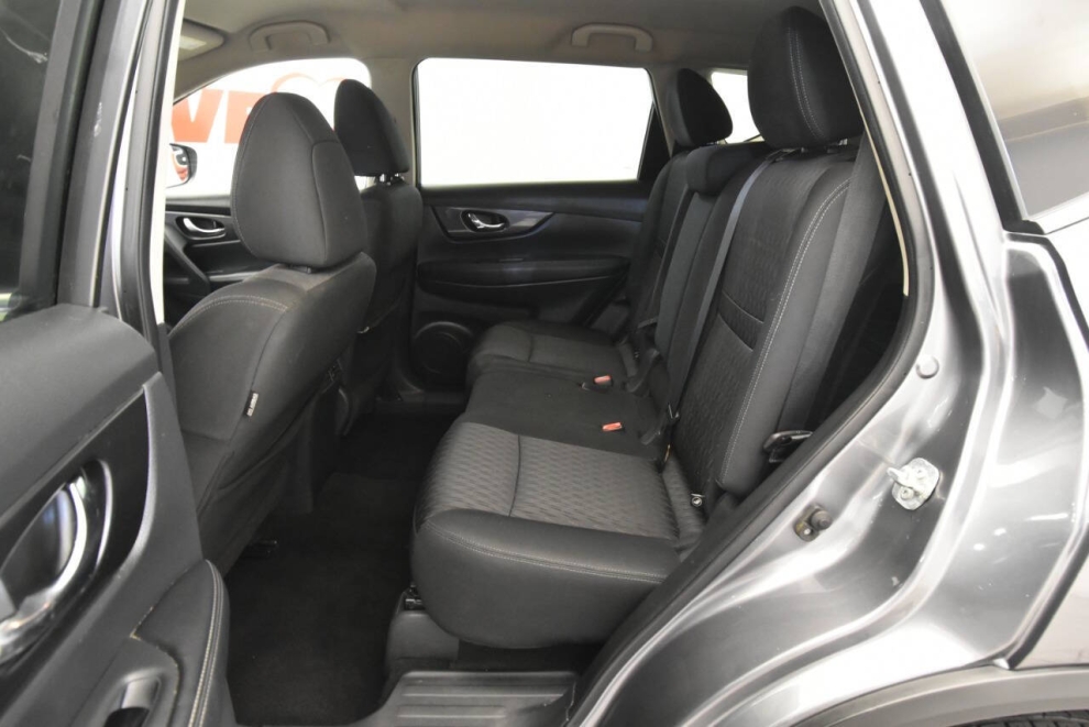 2018 Nissan Rogue SV AWD, Gray, Mileage: 110,553 - photo 12