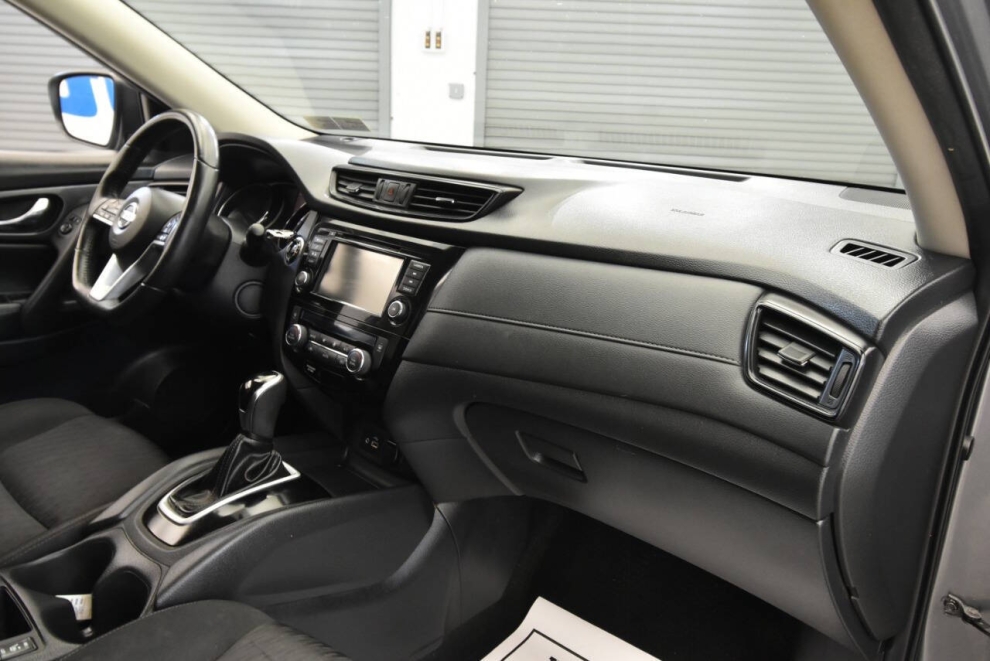 2018 Nissan Rogue SV AWD, Gray, Mileage: 110,553 - photo 14