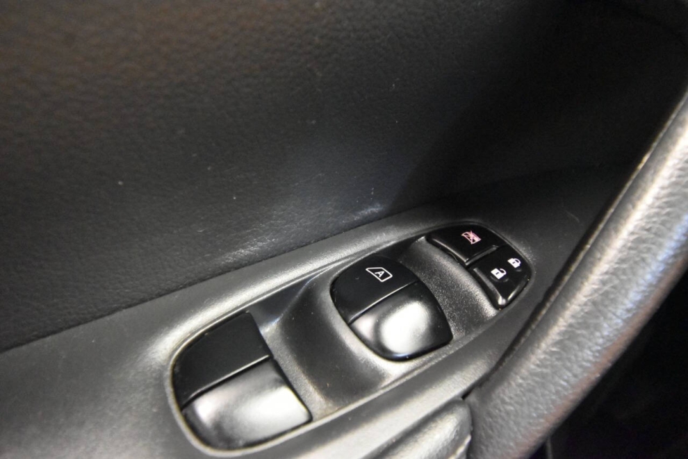 2018 Nissan Rogue SV AWD, Gray, Mileage: 110,553 - photo 29