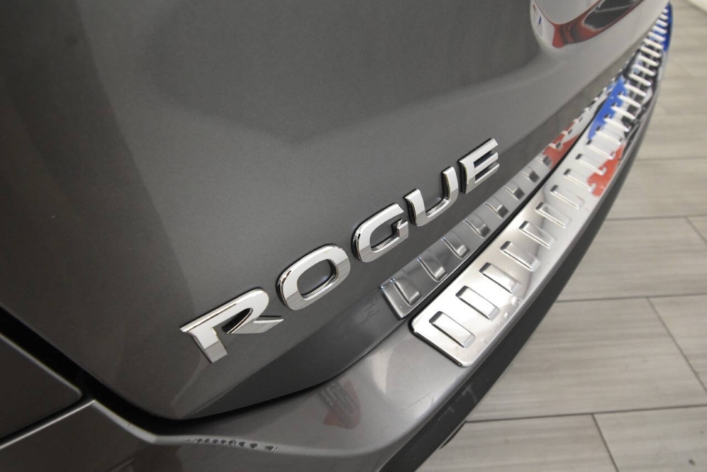 2018 Nissan Rogue SV AWD, Gray, Mileage: 110,553 - photo 30