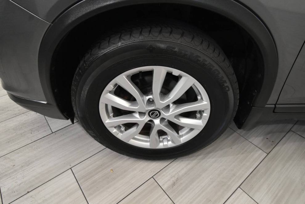 2018 Nissan Rogue SV AWD, Gray, Mileage: 110,553 - photo 8