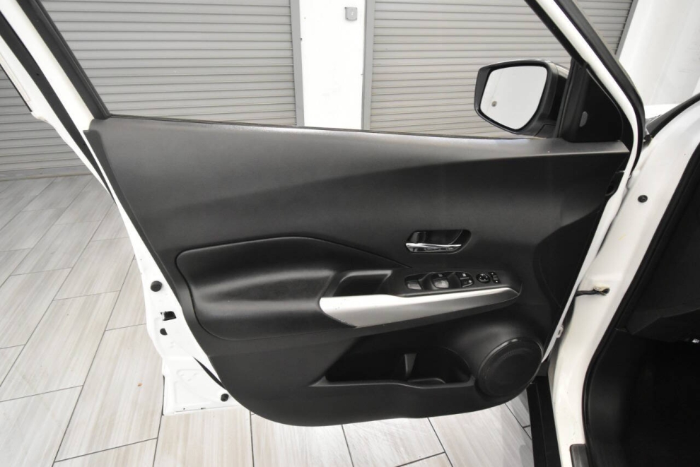 2020 Nissan Kicks SR 4dr Crossover, White, Mileage: 67,871 - photo 11
