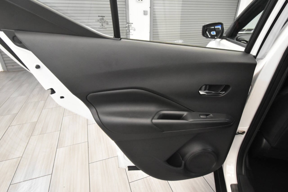 2020 Nissan Kicks SR 4dr Crossover, White, Mileage: 67,871 - photo 13