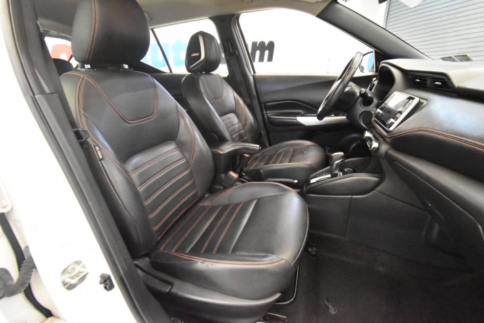 2020 Nissan Kicks SR 4dr Crossover, White, Mileage: 67,871 - photo 15