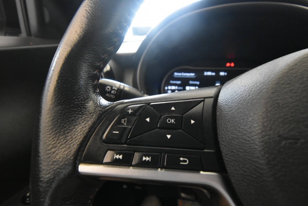 2020 Nissan Kicks SR 4dr Crossover, White, Mileage: 67,871 - photo 24