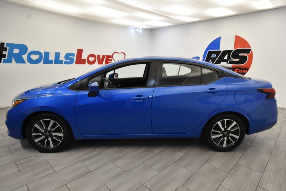 2021 Nissan Versa SV 4dr Sedan, Azul, Mileage: 74,045 - photo 1