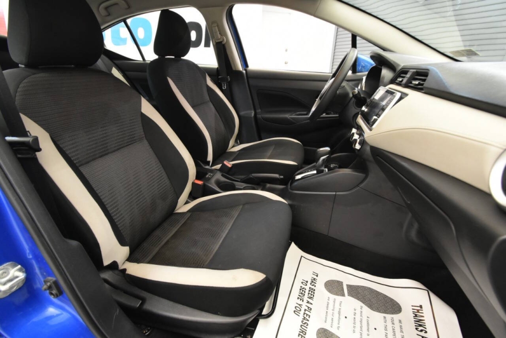 2021 Nissan Versa SV 4dr Sedan, Azul, Mileage: 74,045 - photo 15