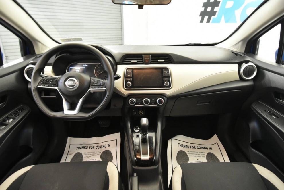 2021 Nissan Versa SV 4dr Sedan, Azul, Mileage: 74,045 - photo 17