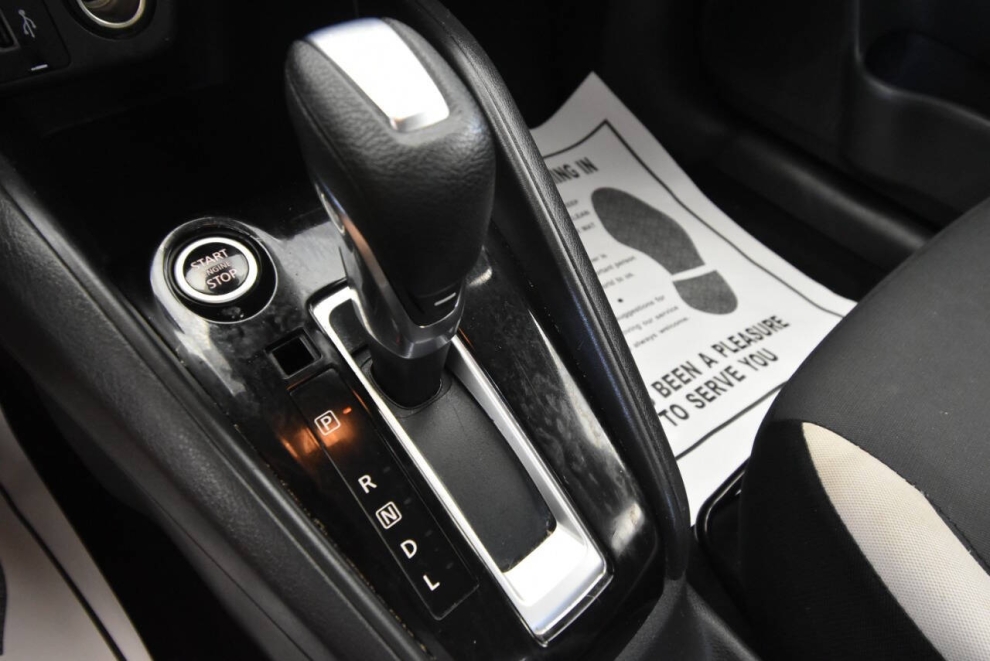 2021 Nissan Versa SV 4dr Sedan, Azul, Mileage: 74,045 - photo 19