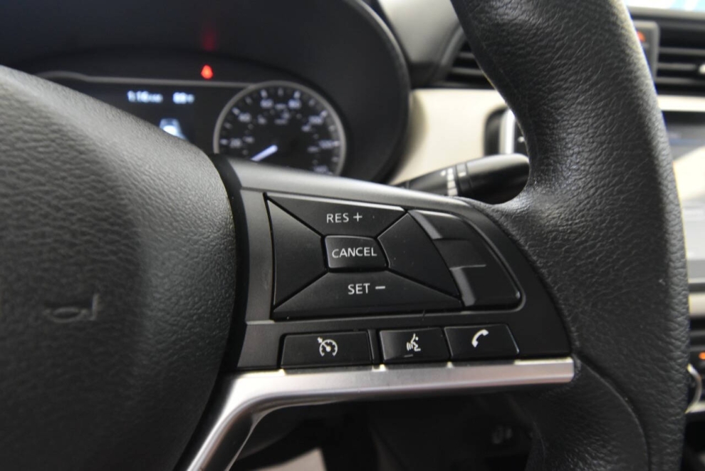 2021 Nissan Versa SV 4dr Sedan, Azul, Mileage: 74,045 - photo 25