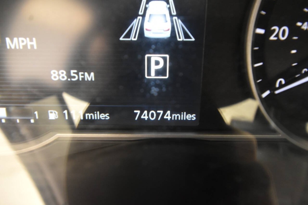 2021 Nissan Versa SV 4dr Sedan, Azul, Mileage: 74,045 - photo 26