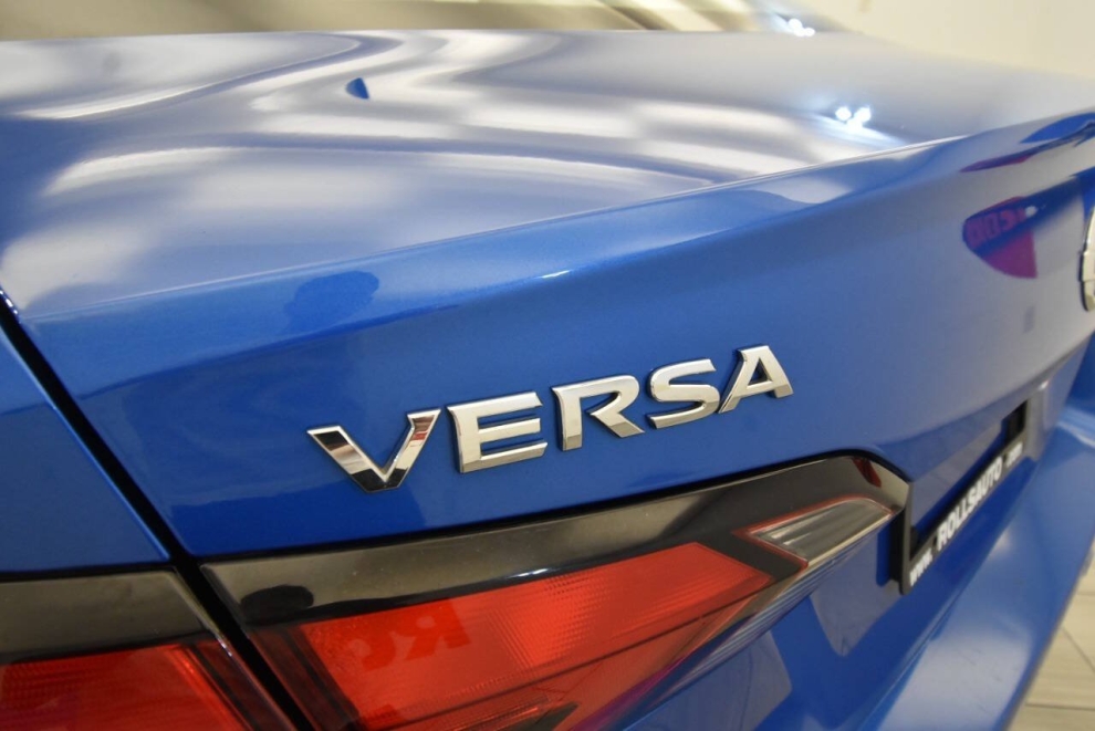 2021 Nissan Versa SV 4dr Sedan, Azul, Mileage: 74,045 - photo 29
