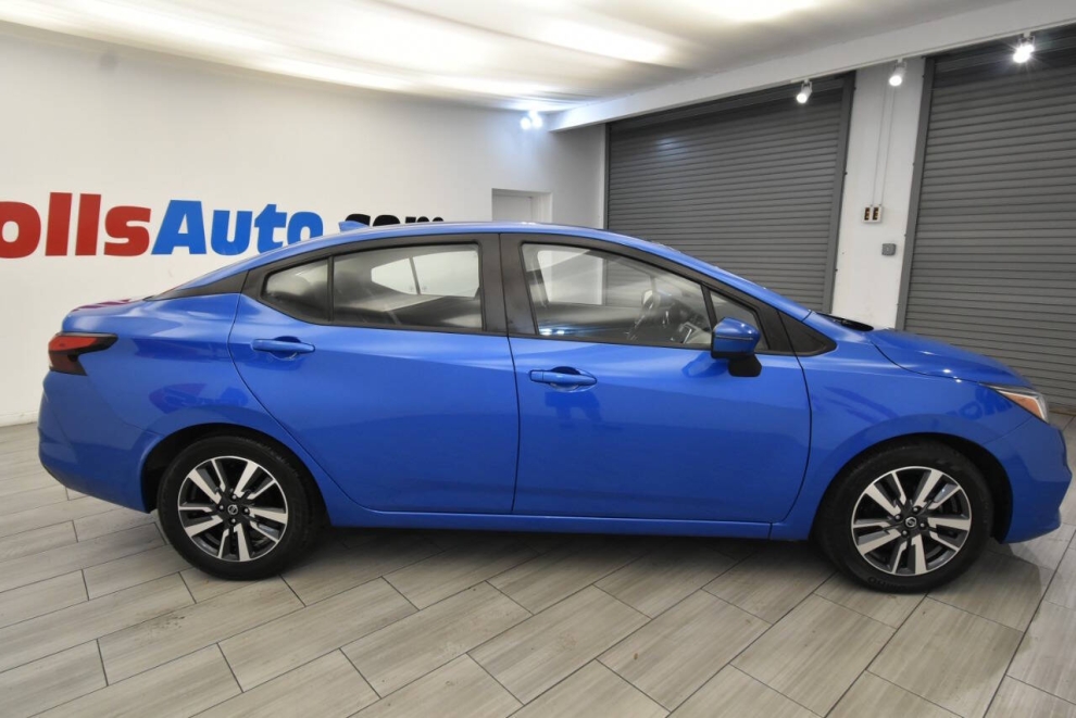 2021 Nissan Versa SV 4dr Sedan, Azul, Mileage: 74,045 - photo 5