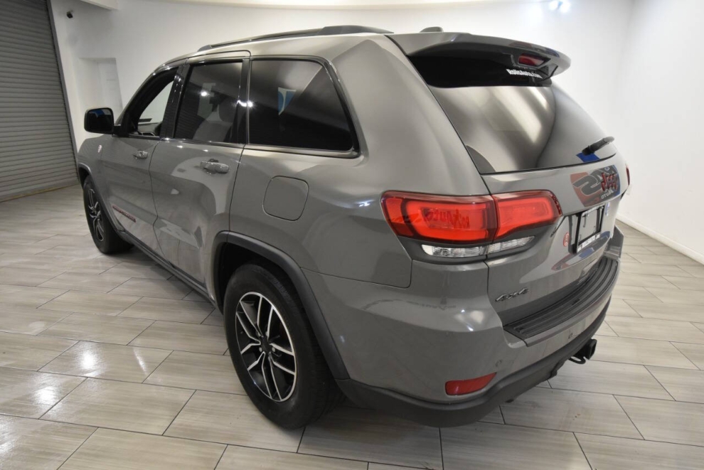 2021 Jeep Grand Cherokee Trailhawk 4x4 4dr SUV, Gray, Mileage: 108,043 - photo 2
