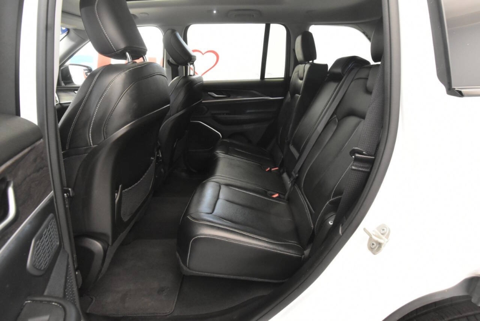 2023 Jeep Grand Cherokee 4XE, White, Mileage: 41,520 - photo 12