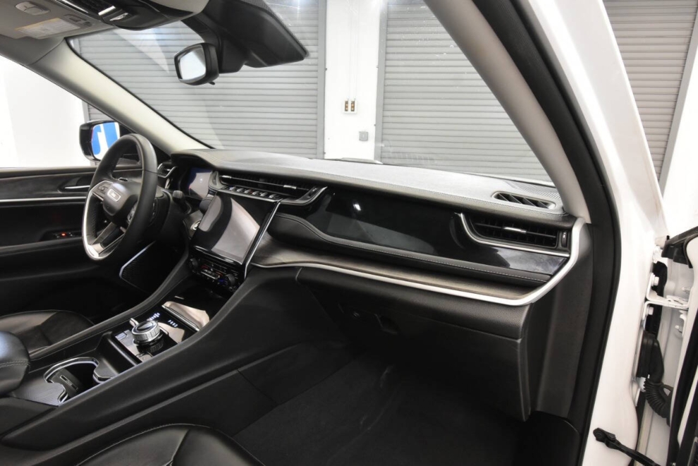 2023 Jeep Grand Cherokee 4XE, White, Mileage: 41,520 - photo 14