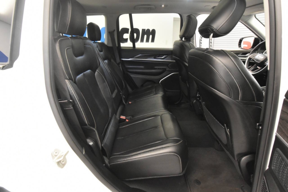 2023 Jeep Grand Cherokee 4XE, White, Mileage: 41,520 - photo 16
