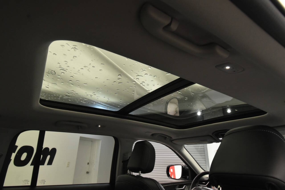 2023 Jeep Grand Cherokee 4XE, White, Mileage: 41,520 - photo 18