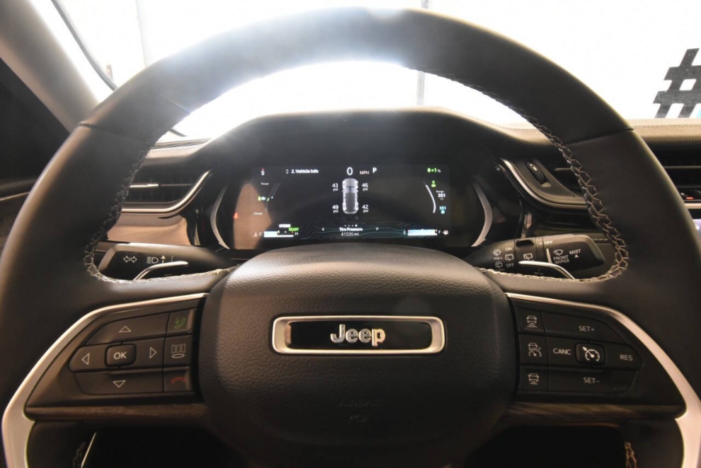 2023 Jeep Grand Cherokee 4XE, White, Mileage: 41,520 - photo 25