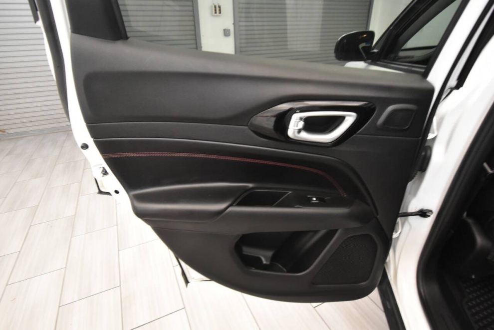 2022 Jeep Compass Trailhawk 4x4 4dr SUV, White, Mileage: 72,590 - photo 13