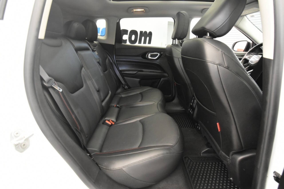 2022 Jeep Compass Trailhawk 4x4 4dr SUV, White, Mileage: 72,590 - photo 16