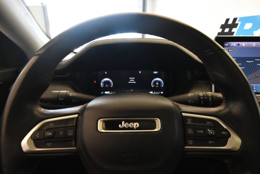 2022 Jeep Compass Trailhawk 4x4 4dr SUV, White, Mileage: 72,590 - photo 24