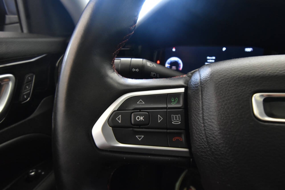 2022 Jeep Compass Trailhawk 4x4 4dr SUV, White, Mileage: 72,590 - photo 25