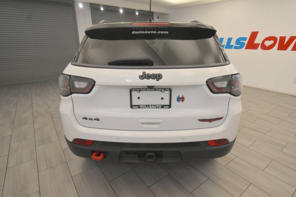 2022 Jeep Compass Trailhawk 4x4 4dr SUV, White, Mileage: 72,590 - photo 3