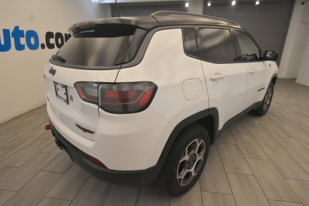 2022 Jeep Compass Trailhawk 4x4 4dr SUV, White, Mileage: 72,590 - photo 4