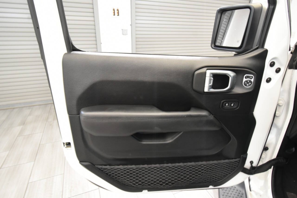 2019 Jeep Wrangler Unlimited Sahara, White, Mileage: 96,141 - photo 11