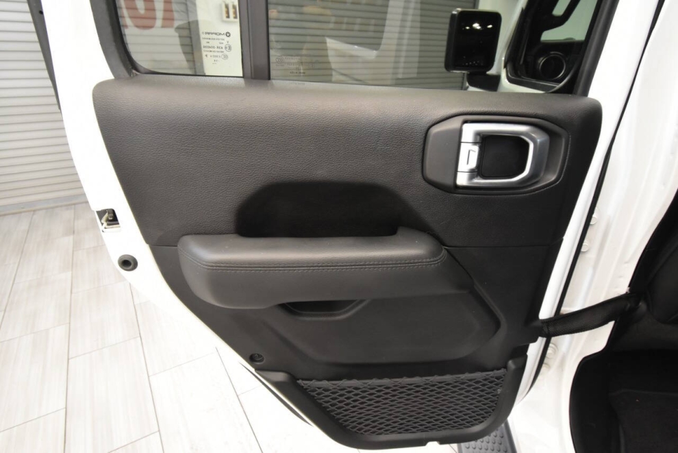 2019 Jeep Wrangler Unlimited Sahara, White, Mileage: 96,141 - photo 13