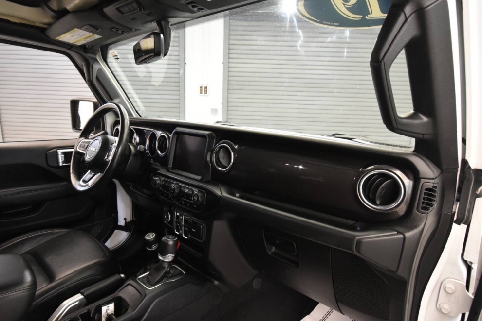 2019 Jeep Wrangler Unlimited Sahara, White, Mileage: 96,141 - photo 14