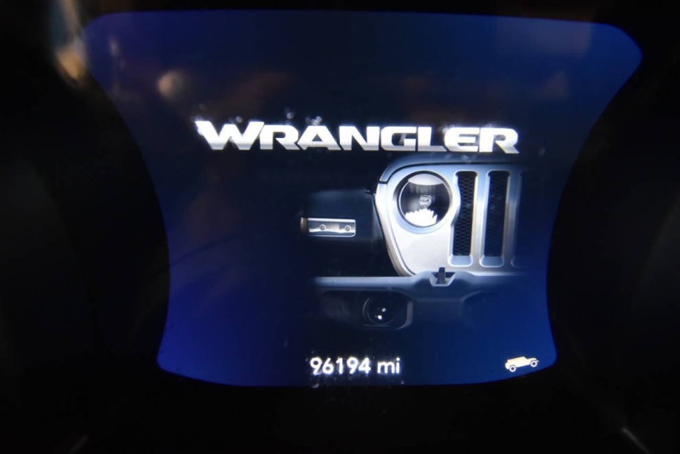 2019 Jeep Wrangler Unlimited Sahara, White, Mileage: 96,141 - photo 22