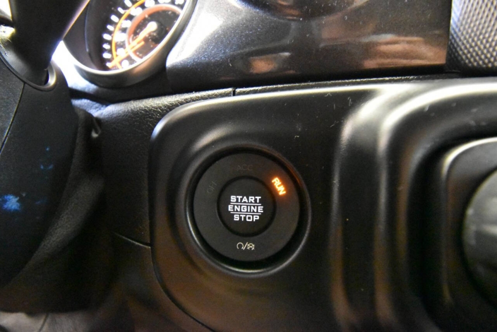 2019 Jeep Wrangler Unlimited Sahara, White, Mileage: 96,141 - photo 23