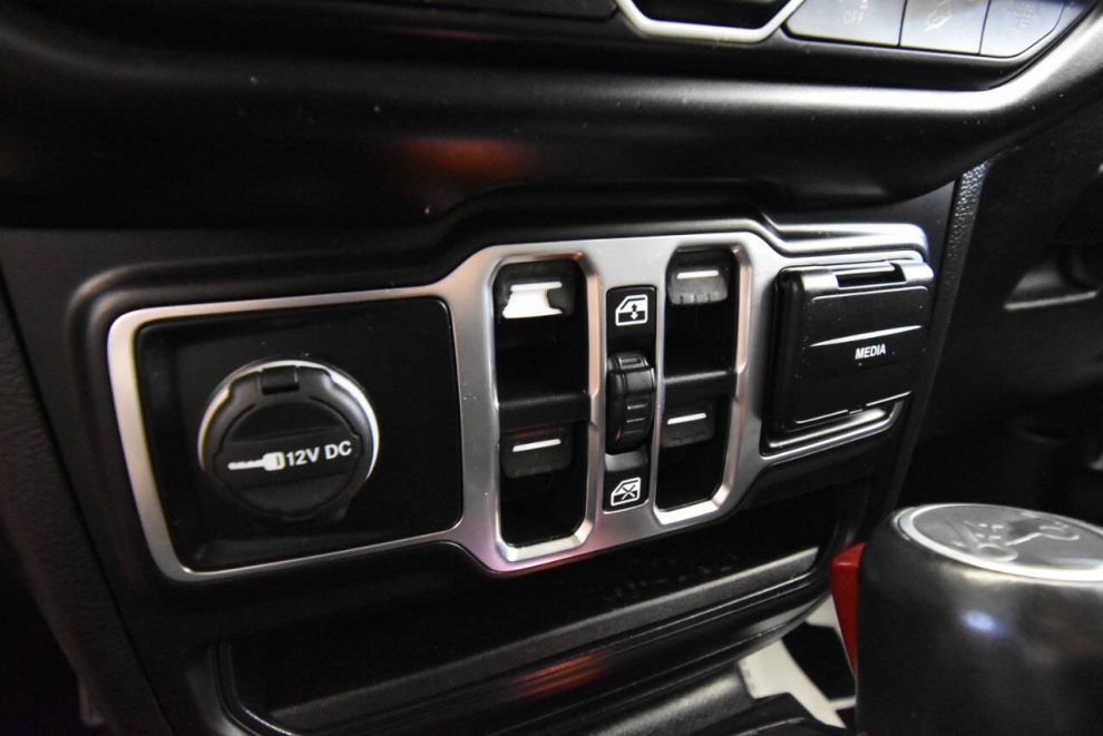 2019 Jeep Wrangler Unlimited Sahara, White, Mileage: 96,141 - photo 25