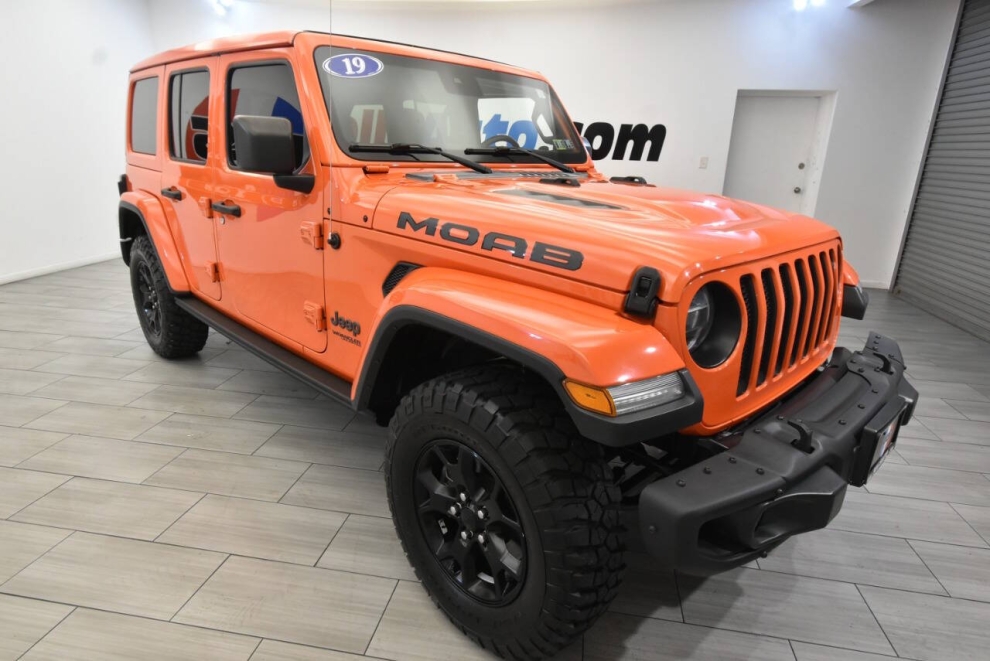 2019 Jeep Wrangler Unlimited Moab, Orange, Mileage: 54,511 - photo 6