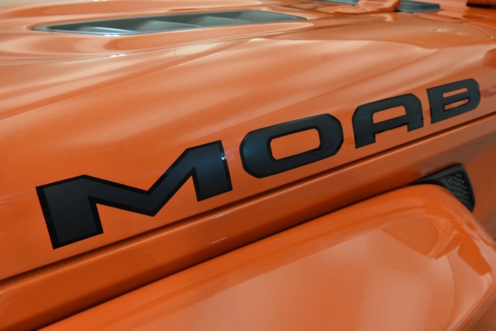 2019 Jeep Wrangler Unlimited Moab, Orange, Mileage: 54,511 - photo 9