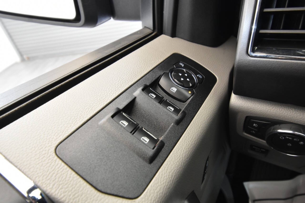 2020 Ford F-150 XLT, Black, Mileage: 66,995 - photo 29