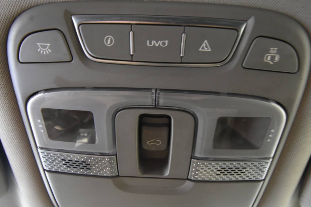 2020 Kia Telluride S AWD 4dr SUV, Gray, Mileage: 97,796 - photo 31