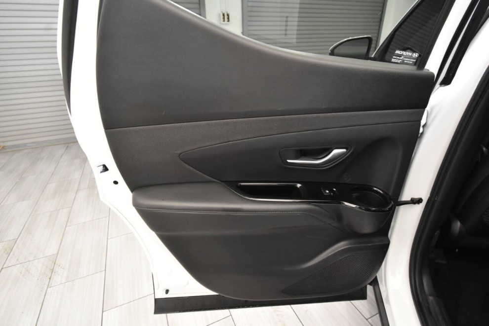 2022 Hyundai Santa Cruz Limited AWD 4dr Crew Cab 4.3ft SB, White, Mileage: 83,811 - photo 13