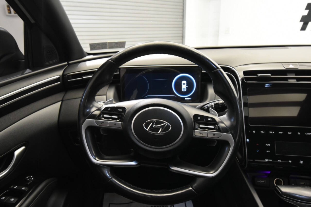 2022 Hyundai Santa Cruz Limited AWD 4dr Crew Cab 4.3ft SB, White, Mileage: 83,811 - photo 19